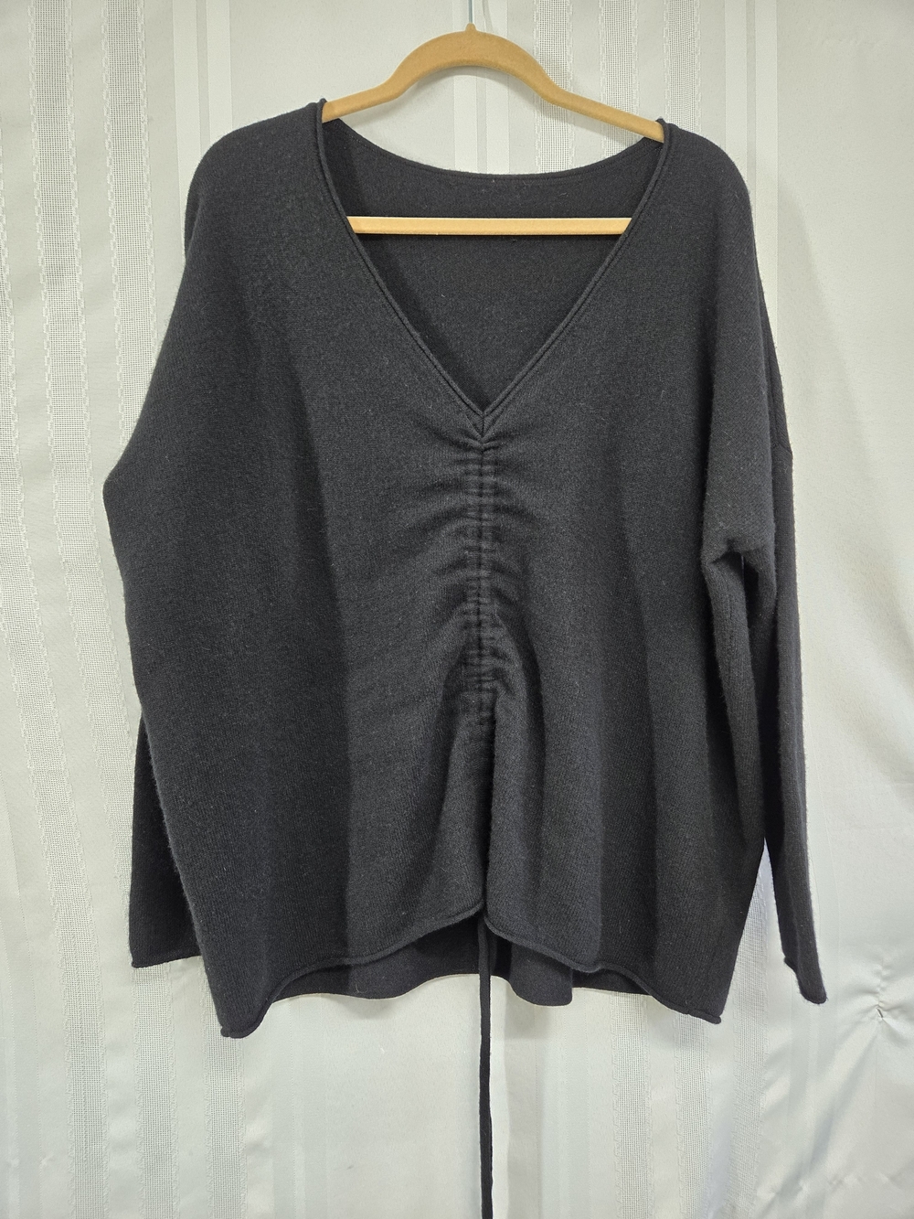 100% CASHMERE V-Neck Black OVERZISED Ruched Front Sweater Size See Pictures